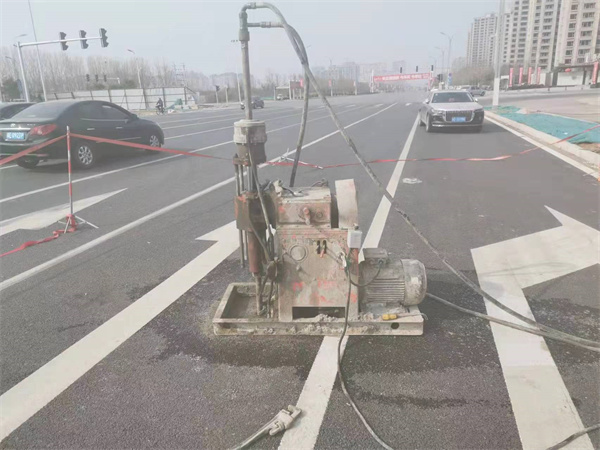 丰润公路路面下沉沉降开裂注浆加固施工